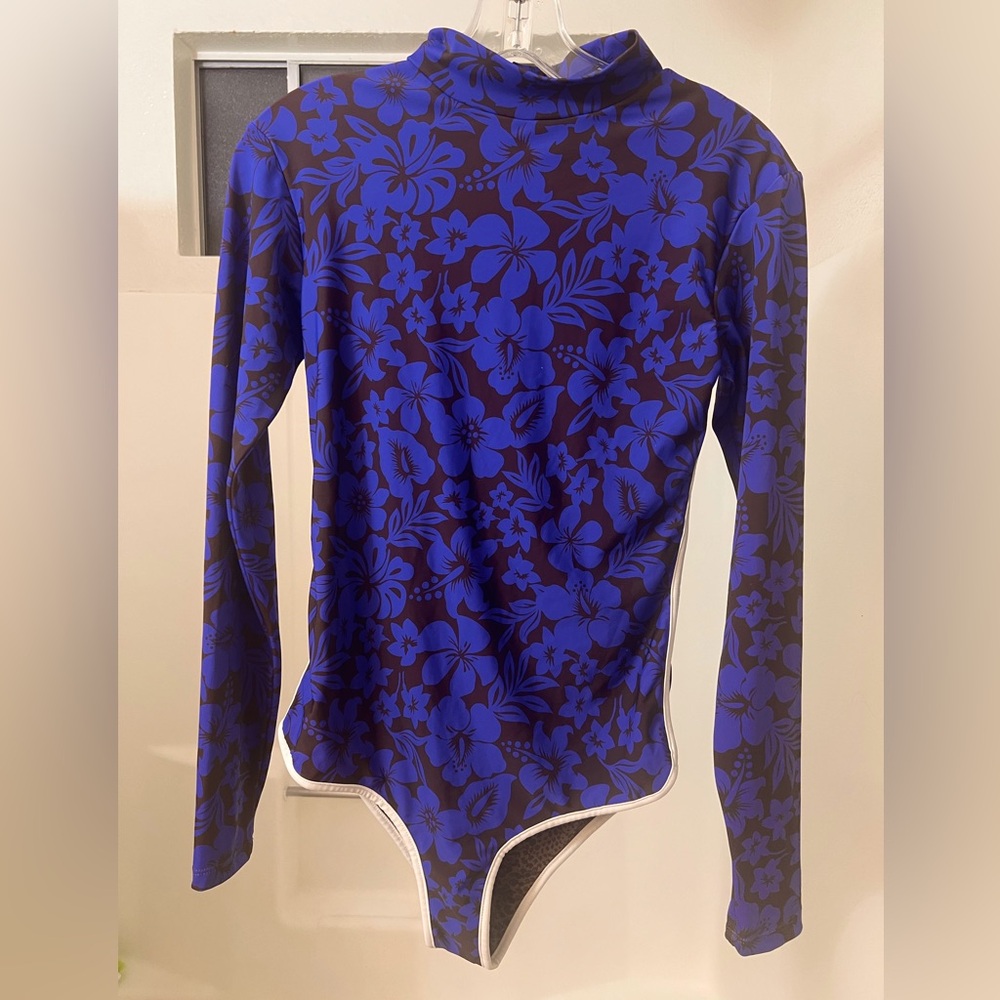 SALE LIMITED EDITION PRINT 🎉 NWT ACACIA ALAU EKUKAI PIPED FULL PIECE SZ L